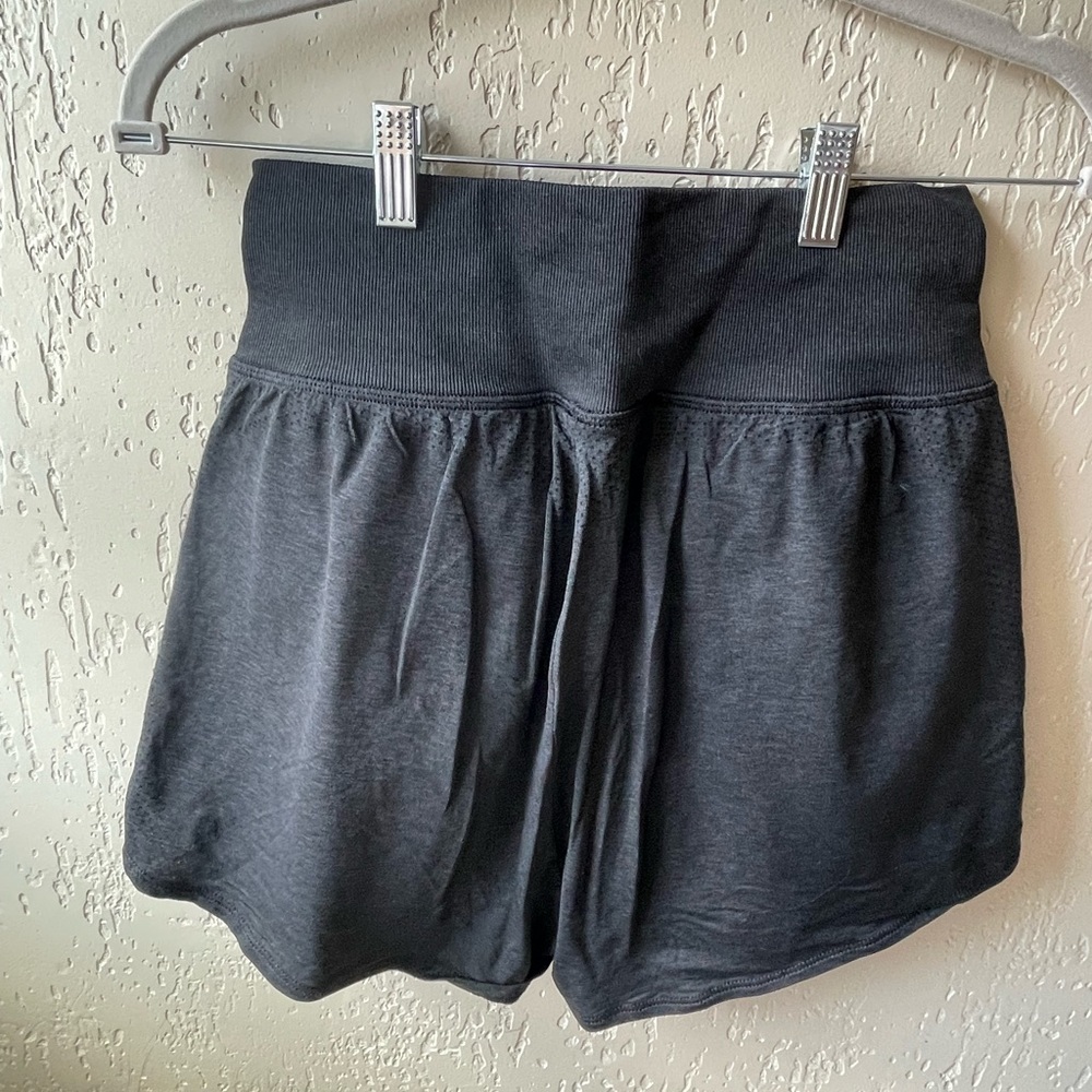Gymshark Layered Shorts - Picture 2 of 4